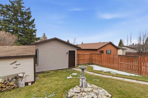 38 Springwood Crescent Se, Airdrie, AB - Outdoor