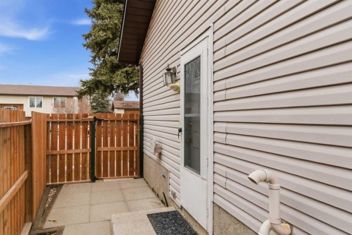 38 Springwood Crescent Se, Airdrie, AB - Outdoor With Exterior