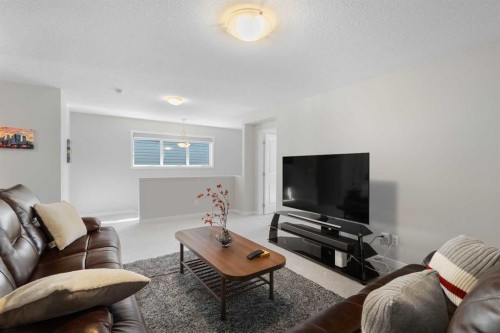 33 Walcrest Way Se, Calgary, AB 