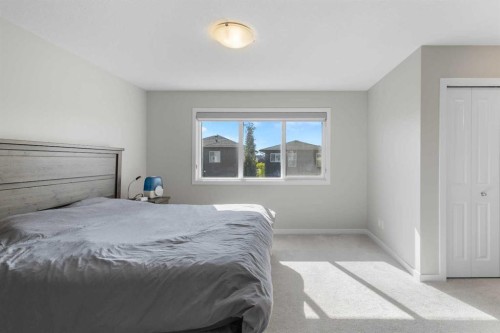 33 Walcrest Way Se, Calgary, AB 