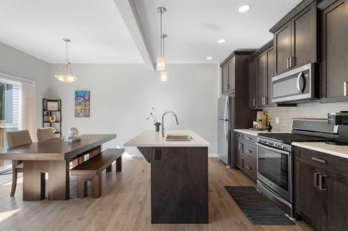 33 Walcrest Way Se, Calgary, AB 