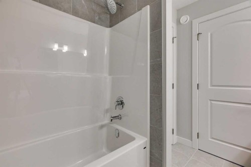 157 Wolf Hollow Drive Se, Calgary, AB - Indoor Photo Showing Bathroom