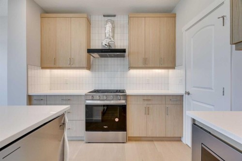 157 Wolf Hollow Drive Se, Calgary, AB - Indoor Photo Showing Kitchen