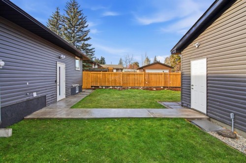 11039 Brae Road Sw, Calgary, AB - Outdoor