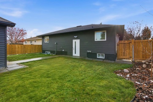 11039 Brae Road Sw, Calgary, AB - Outdoor