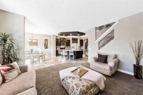 285 Evanspark Gardens Nw, Calgary, AB - Indoor Photo Showing Living Room