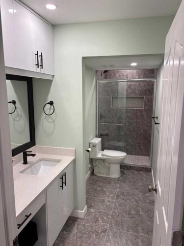 285 Evanspark Gardens Nw, Calgary, AB - Indoor Photo Showing Bathroom