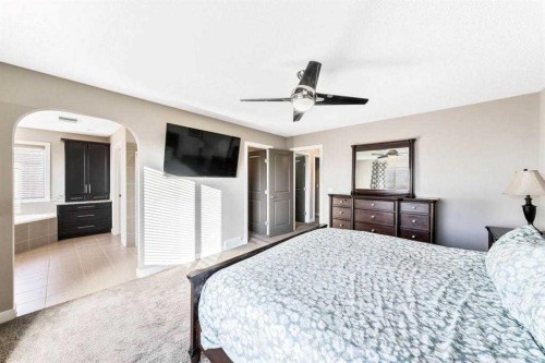 285 Evanspark Gardens Nw, Calgary, AB - Indoor Photo Showing Bedroom