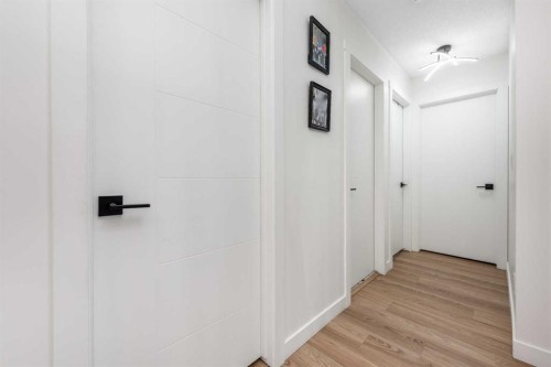 133 Woodbrook Road Sw, Calgary, AB - Indoor Photo Showing Other Room
