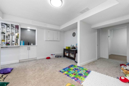 133 Woodbrook Road Sw, Calgary, AB - Indoor