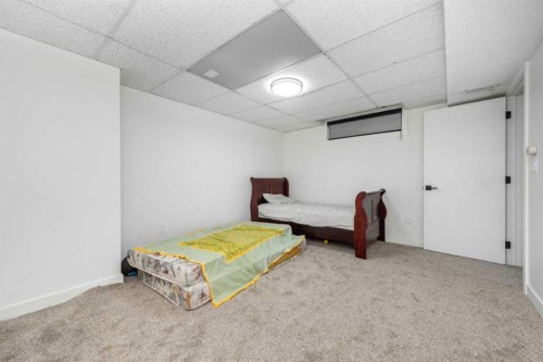 133 Woodbrook Road Sw, Calgary, AB - Indoor