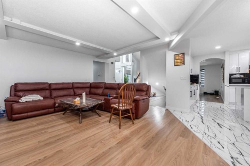 133 Woodbrook Road Sw, Calgary, AB - Indoor Photo Showing Living Room