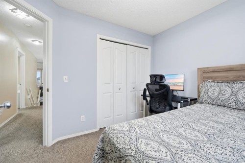 131 San Fernando Crescent Ne, Calgary, AB - Indoor Photo Showing Bedroom