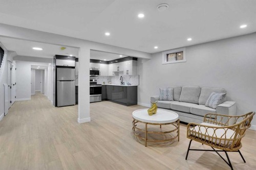 23 Shawmeadows Place Sw, Calgary, AB - Indoor