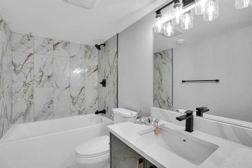 23 Shawmeadows Place Sw, Calgary, AB - Indoor Photo Showing Bathroom