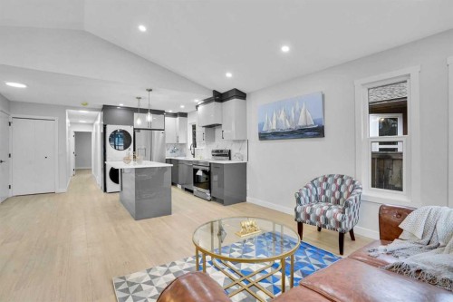 23 Shawmeadows Place Sw, Calgary, AB - Indoor Photo Showing Kitchen