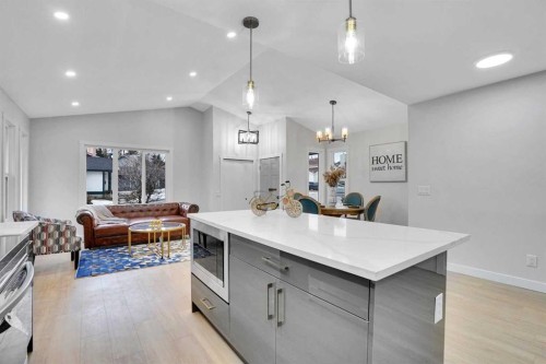 23 Shawmeadows Place Sw, Calgary, AB - Indoor