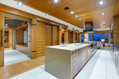 738 Crescent Road Nw, Calgary, AB - Indoor Photo Showing Other Room