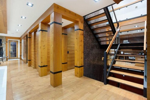 738 Crescent Road Nw, Calgary, AB - Indoor Photo Showing Other Room