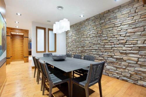 738 Crescent Road Nw, Calgary, AB - Indoor Photo Showing Dining Room