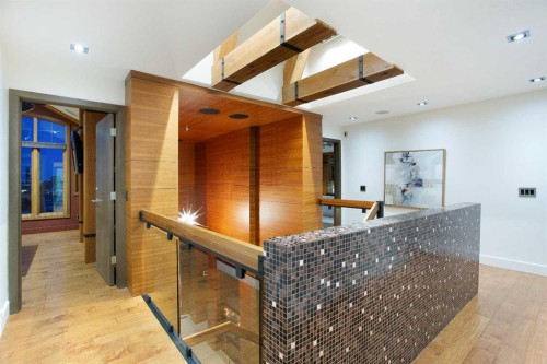 738 Crescent Road Nw, Calgary, AB - Indoor