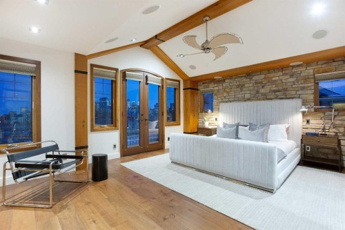 738 Crescent Road Nw, Calgary, AB - Indoor