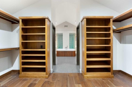 738 Crescent Road Nw, Calgary, AB - Indoor Photo Showing Other Room