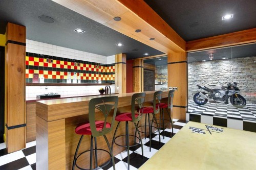 738 Crescent Road Nw, Calgary, AB - Indoor Photo Showing Other Room