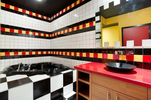 738 Crescent Road Nw, Calgary, AB - Indoor Photo Showing Kitchen