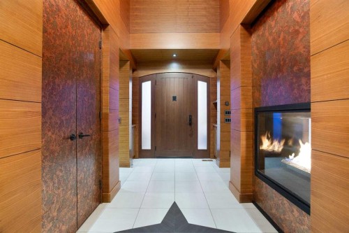 738 Crescent Road Nw, Calgary, AB - Indoor Photo Showing Other Room