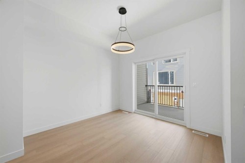 8814 48 Street Ne, Calgary, AB - Indoor Photo Showing Kitchen
