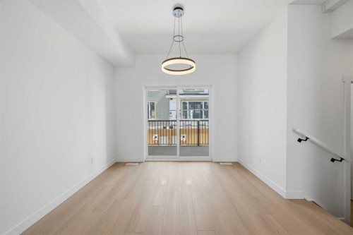 8814 48 Street Ne, Calgary, AB - Indoor Photo Showing Kitchen