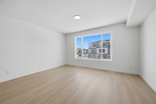 8814 48 Street Ne, Calgary, AB - Indoor Photo Showing Kitchen
