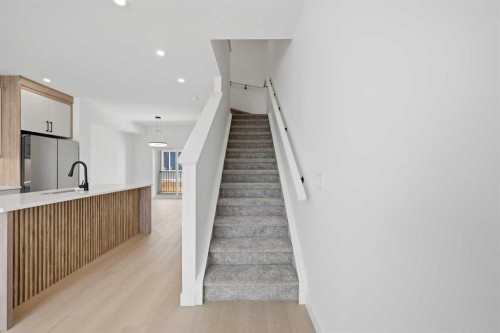 8814 48 Street Ne, Calgary, AB - Indoor Photo Showing Other Room