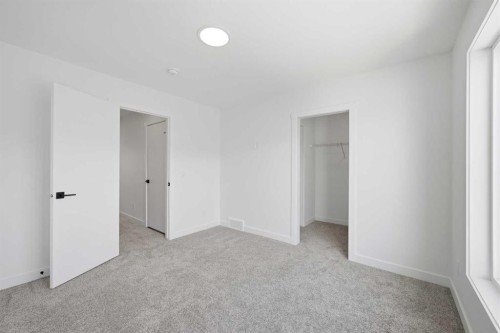 8814 48 Street Ne, Calgary, AB - Indoor Photo Showing Other Room