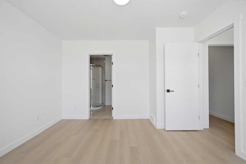 8814 48 Street Ne, Calgary, AB - Indoor Photo Showing Other Room