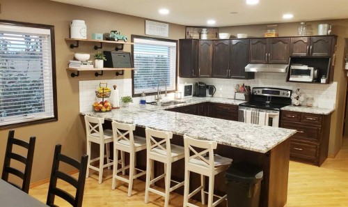272210 Range Road 291 Ne, Airdrie, AB - Indoor Photo Showing Kitchen
