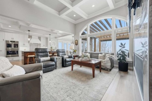 1053 Hillcrest Manor Estates, Strathmore, AB - Indoor Photo Showing Living Room