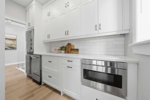 1053 Hillcrest Manor Estates, Strathmore, AB - Indoor Photo Showing Kitchen