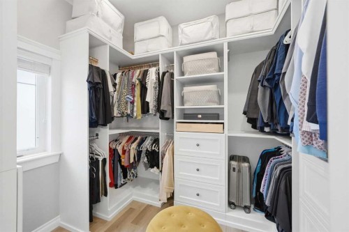 1053 Hillcrest Manor Estates, Strathmore, AB - Indoor With Storage