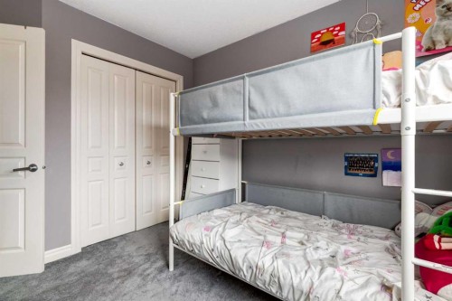 107 Evansbrooke Manor Nw, Calgary, AB - Indoor Photo Showing Bedroom