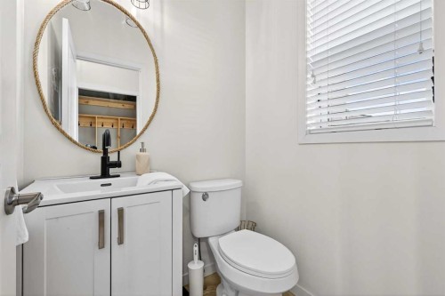 345 Mahogany Boulevard Se, Calgary, AB - Indoor Photo Showing Bathroom