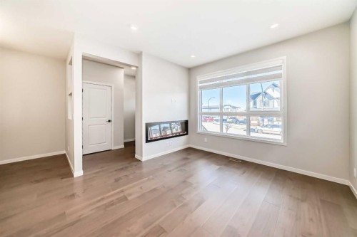 535 Tekarra Drive Nw, Calgary, AB - Indoor Photo Showing Other Room