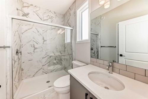 535 Tekarra Drive Nw, Calgary, AB - Indoor Photo Showing Bathroom