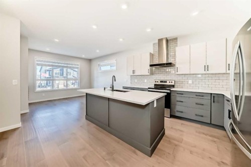 535 Tekarra Drive Nw, Calgary, AB - Indoor Photo Showing Kitchen With Stainless Steel Kitchen With Upgraded Kitchen