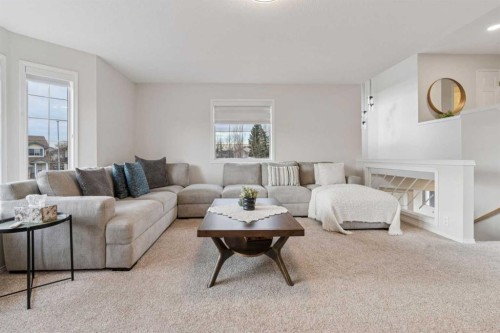 328 Douglas Glen Heath Se, Calgary, AB - Indoor Photo Showing Living Room