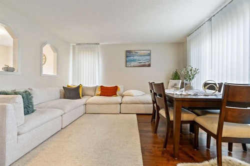 328 Douglas Glen Heath Se, Calgary, AB - Indoor