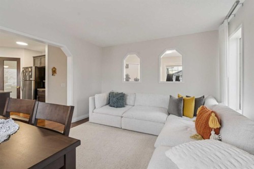 328 Douglas Glen Heath Se, Calgary, AB - Indoor Photo Showing Living Room