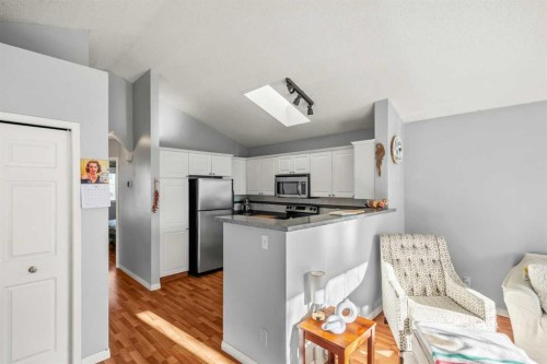 192 Mt Aberdeen Circle Se, Calgary, AB - Indoor Photo Showing Kitchen