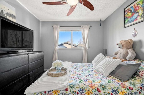 192 Mt Aberdeen Circle Se, Calgary, AB - Indoor Photo Showing Bedroom